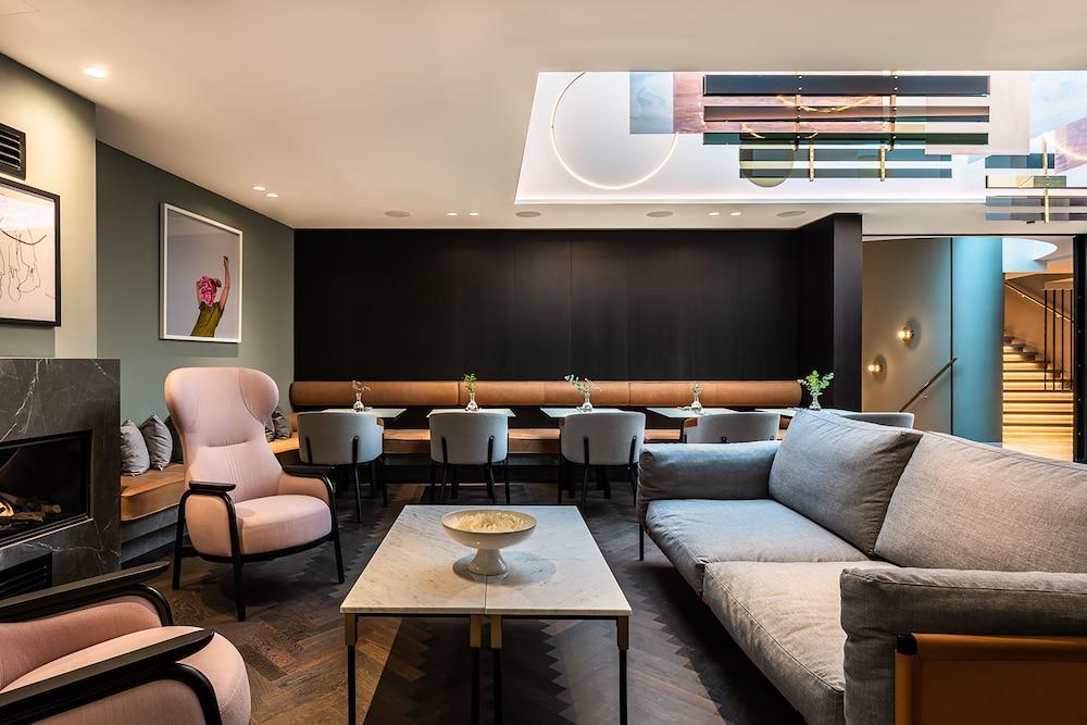Maximilian 4* Prague