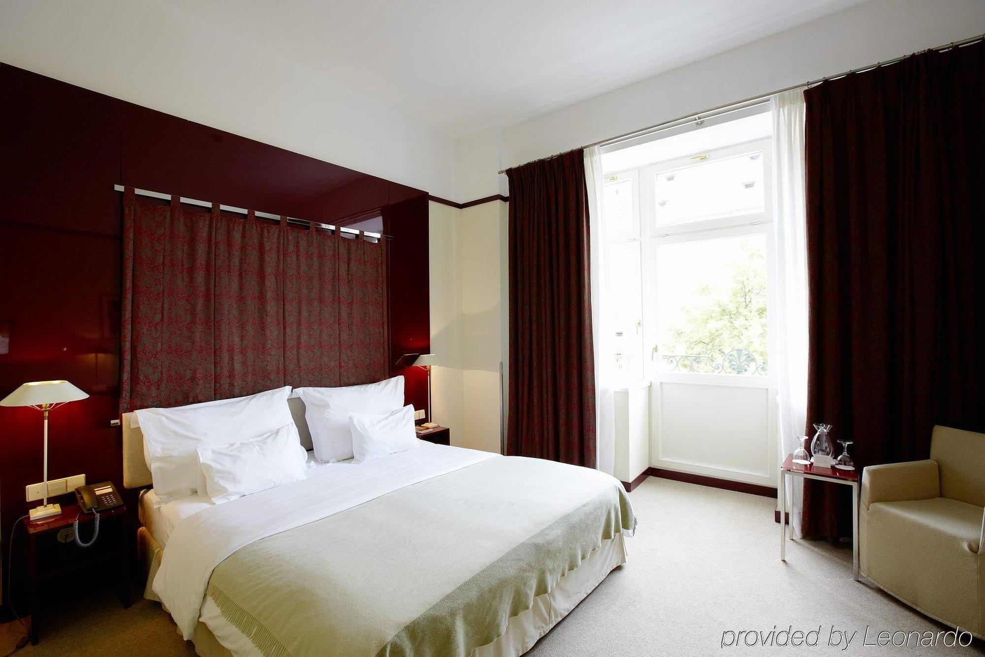 Maximilian Hotel 4*
